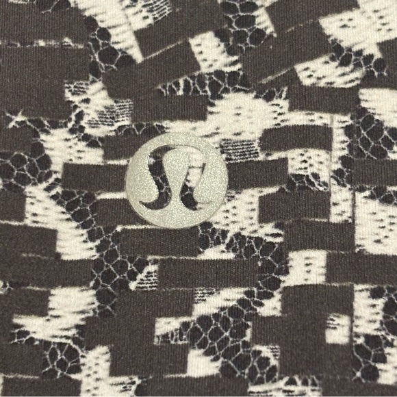 Lululemon Fast and Free Tight II 25" Leggings Gray and White Size 6 Workout - Picture 7 of 7